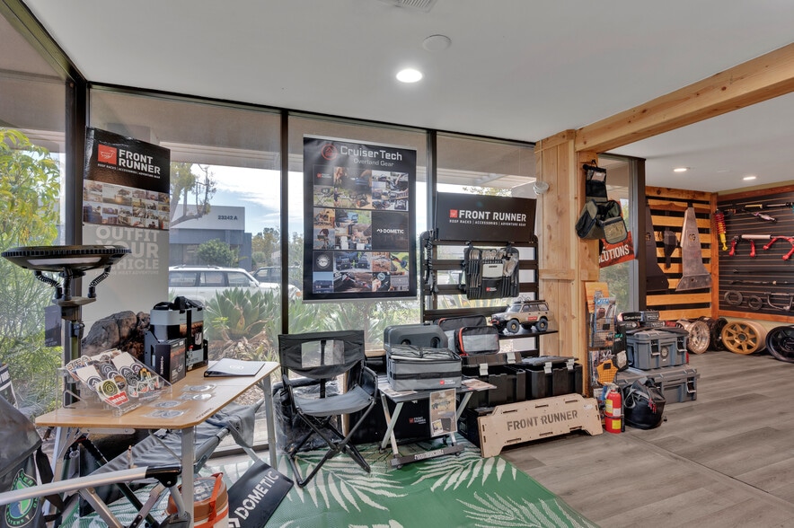 More Photos Of 23231 Vista Grande Dr, Laguna Hills Warehouse For Sale