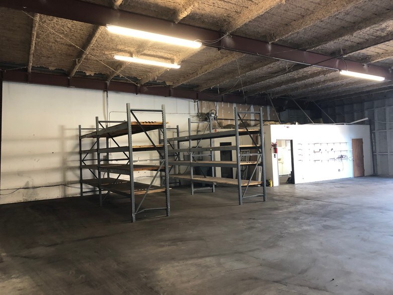 More Photos Of 8801 S 1st St, Austin Warehouse For Lease
