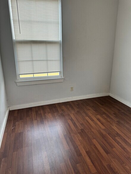 More Photos Of 7 NW 9th St, Oklahoma City Storefront For Lease
