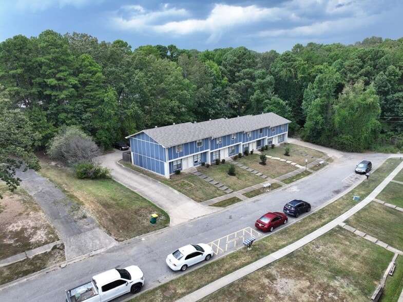 Primary Photo Of 1800 Labette Manor Dr, Little Rock Apartments For Sale