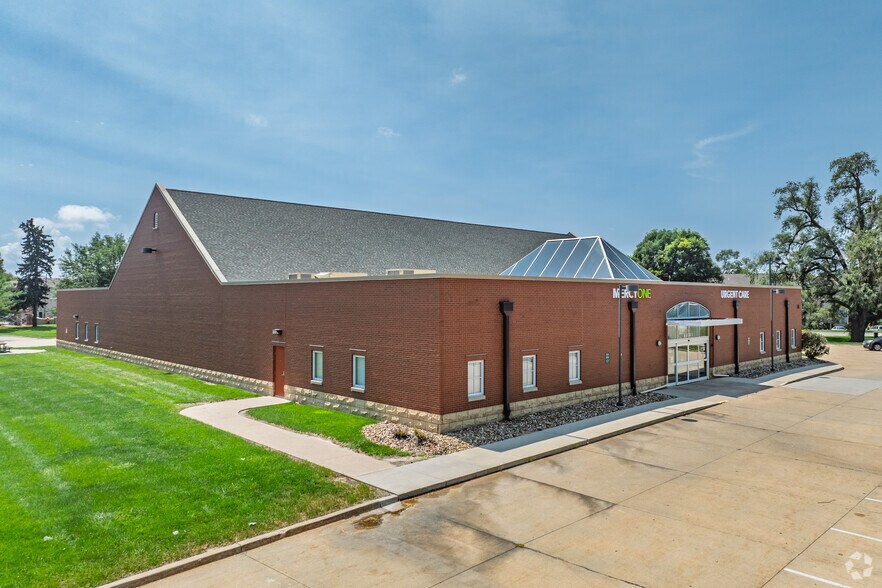 More Photos Of 850 Dickman Rd, Des Moines Medical For Lease
