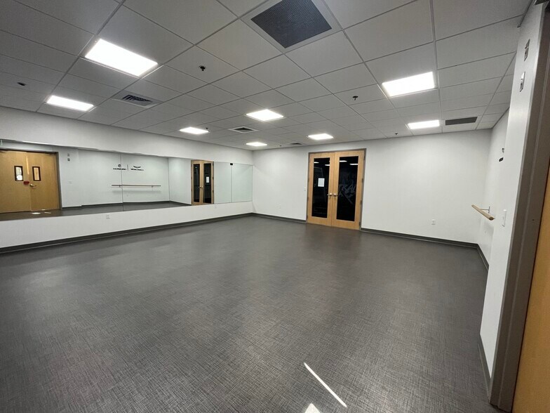 More Photos Of 100 Domain Dr, Exeter Office For Lease