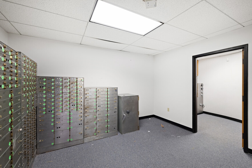 More Photos Of 2714 S 300 W, Salt Lake City Bank For Sale