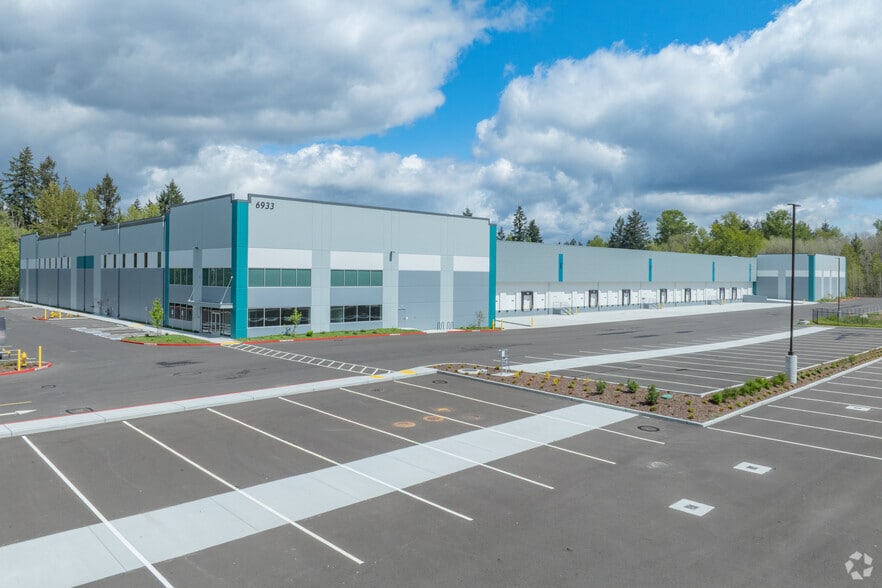 Primary Photo Of 6933 176th St E, Puyallup Distribution For Lease