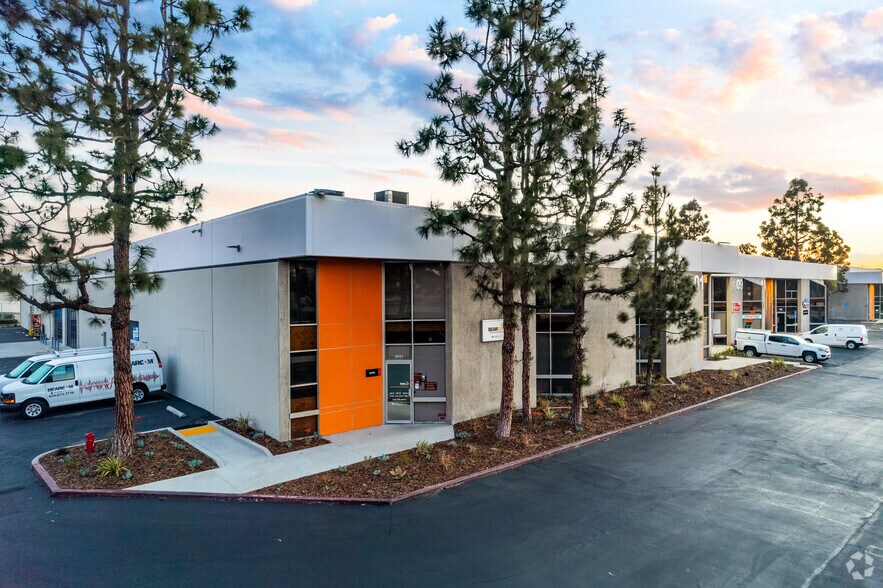 More Photos Of 2611-2615 Manhattan Beach Blvd, Redondo Beach Office For Lease