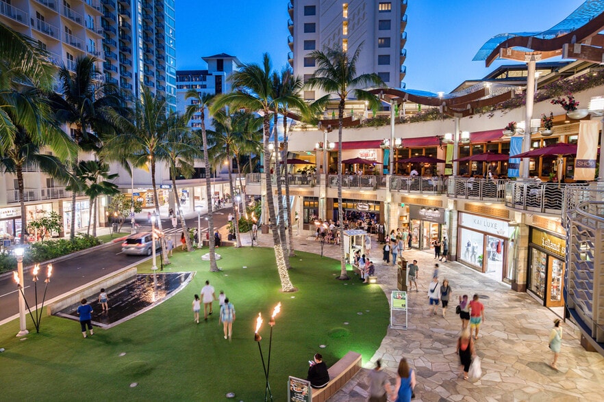 More Photos Of 227 Lewers St, Honolulu General Retail For Lease