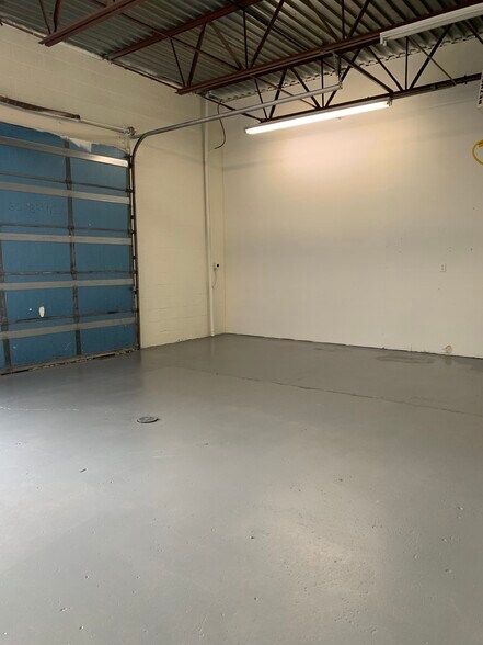 More Photos Of 3120 Beacon St, Colorado Springs Warehouse For Lease