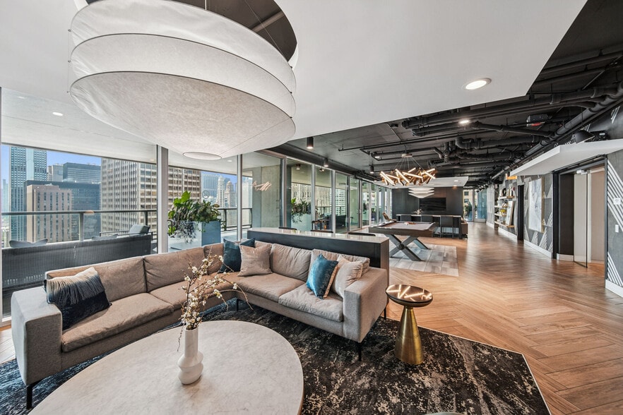 More Photos Of 200 E Illinois St, Chicago Apartments For Sale