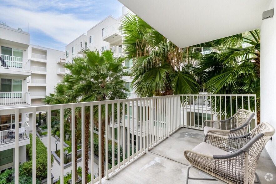 More Photos Of 1200 S Grand Ave, Los Angeles Apartments For Lease