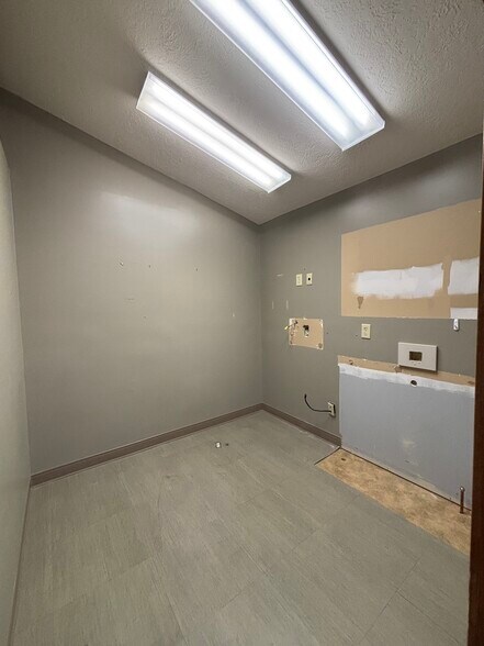 More Photos Of 6481 Nicholas Dr, Columbus Medical For Lease