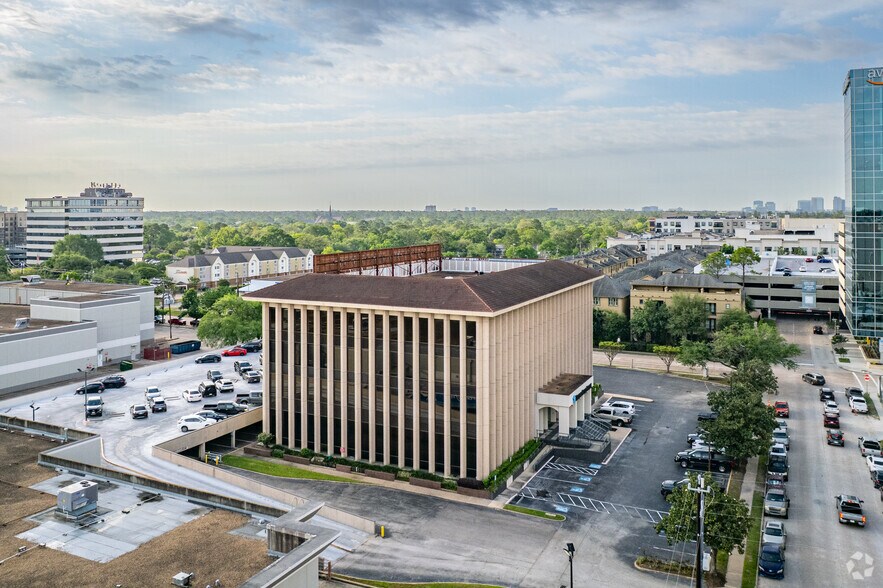 More Photos Of 900 Town & Country Blvd, Houston Office For Lease