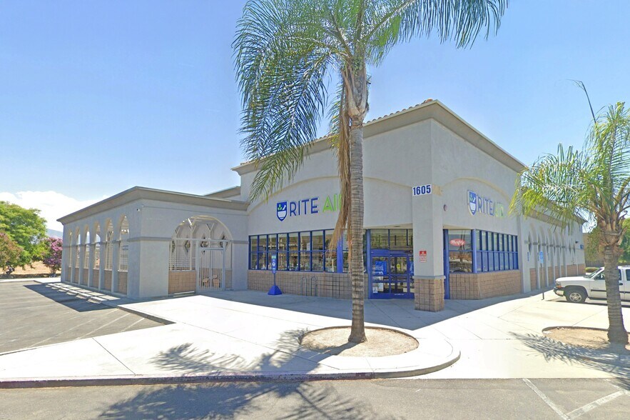 More Photos Of 1605 S San Jacinto Ave, San Jacinto Drugstore For Sale