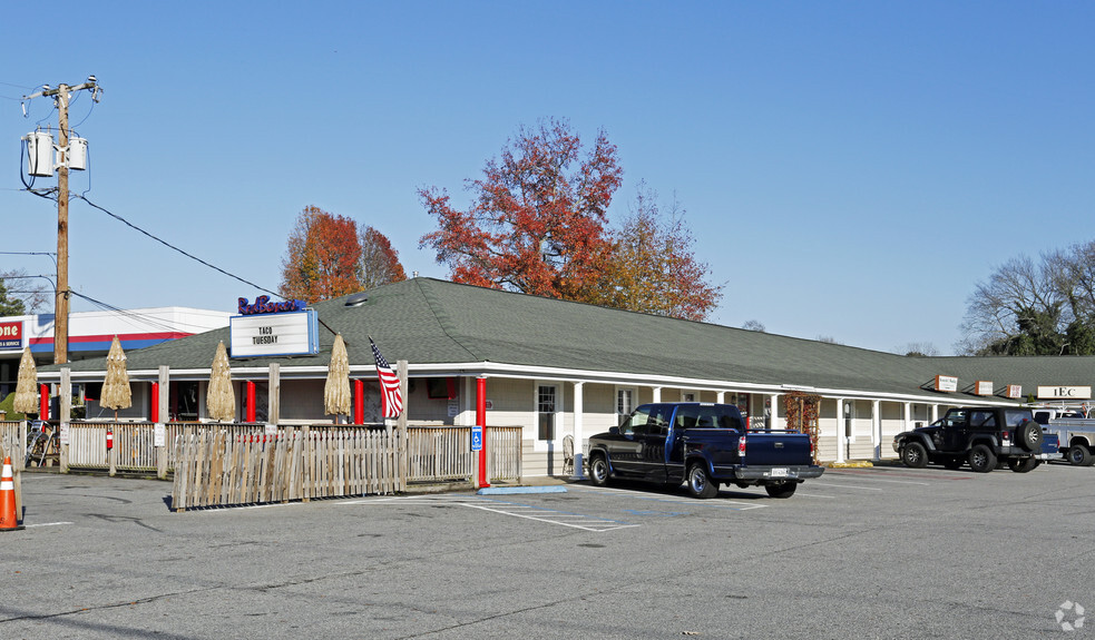 Primary Photo Of 445 Battlefield Blvd N, Chesapeake General Retail For Sale