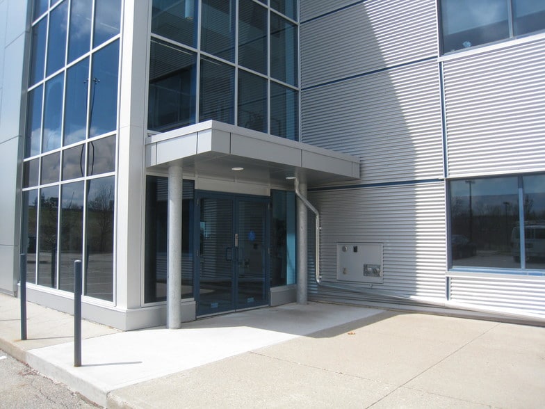 More Photos Of 487 Riverbend Dr, Kitchener Office For Lease