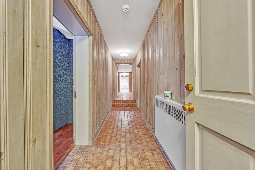 More Photos Of 934 Commander Dr, Roanoke Specialty For Sale