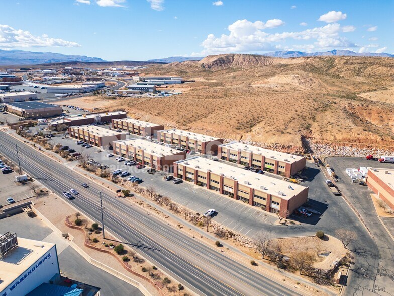 More Photos Of 4012 S River Rd, St George Warehouse For Lease