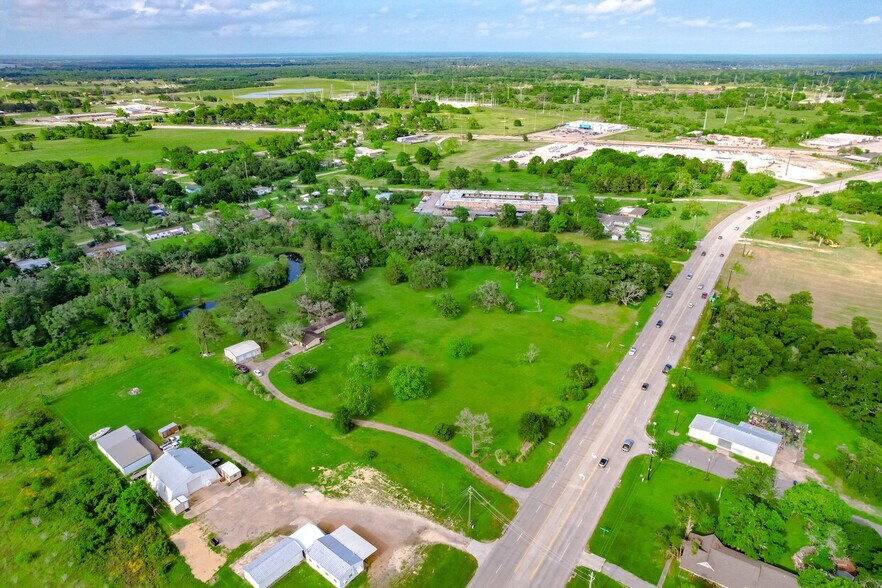 More Photos Of 34823 FM 1301 Rd, West Columbia Service For Lease