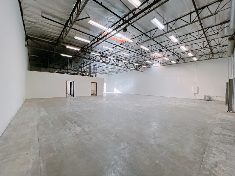 More Photos Of 15350 Fairfield Ranch Rd, Chino Hills Warehouse For Lease