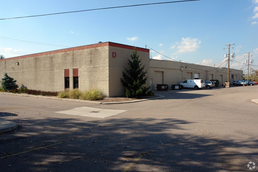 More Photos Of 24025-24043 Research Dr, Farmington Hills Light Manufacturing For Lease