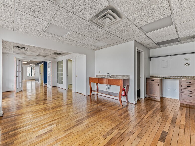 More Photos Of 70 Wall St, Asheville Office For Lease