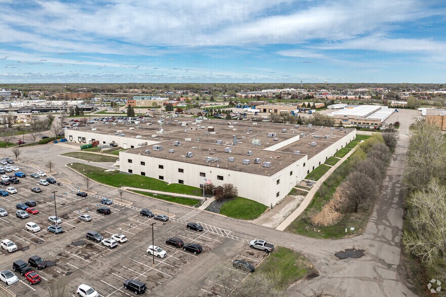 More Photos Of 8840-8880 Evergreen Blvd NW, Coon Rapids Manufacturing For Lease