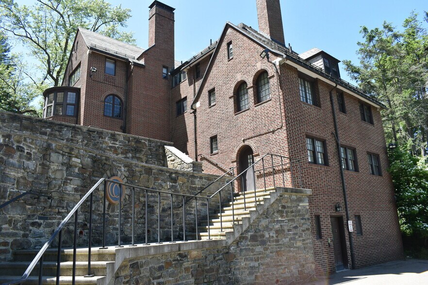 More Photos Of 9 Park Pl, Corning Specialty For Sale