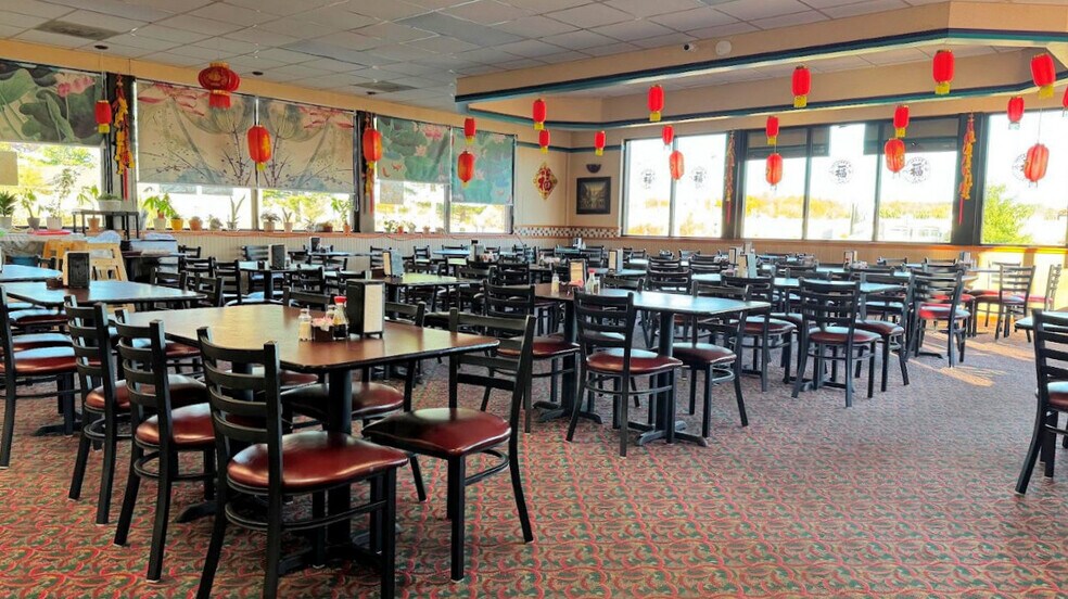 More Photos Of 630 S Frontage Rd, Wisconsin Dells Fast Food For Sale