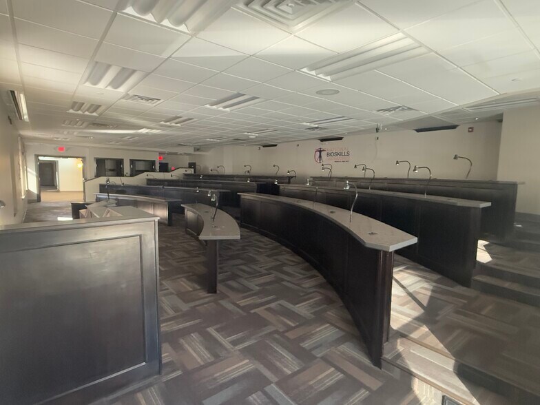 More Photos Of 120 Boulevard of the Allies, Pittsburgh Medical For Lease