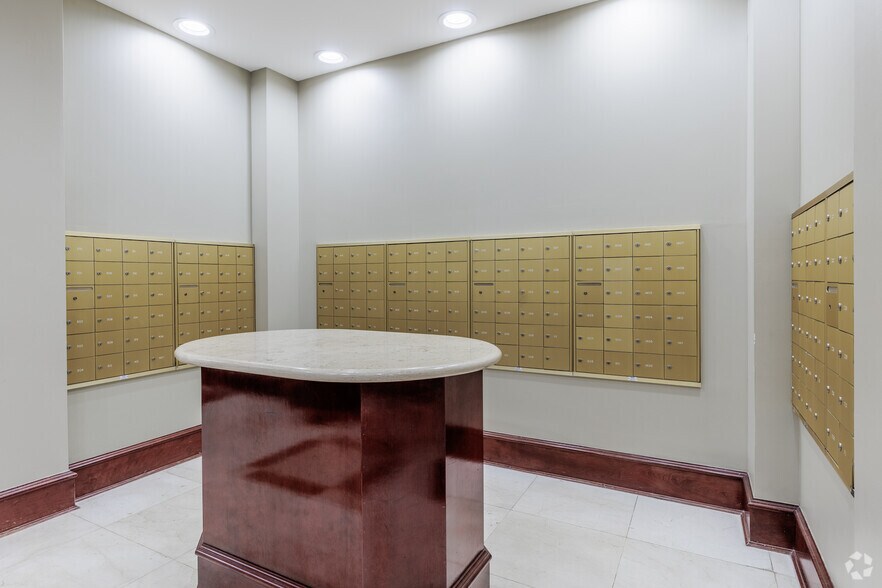 More Photos Of 100 Tower Dr, Edgewater Apartments For Lease