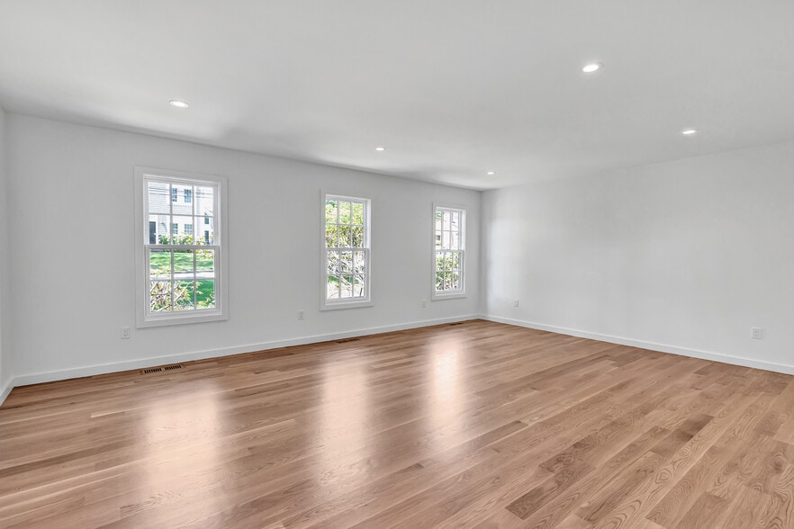 More Photos Of 965 Post Rd E, Westport Office Residential For Lease