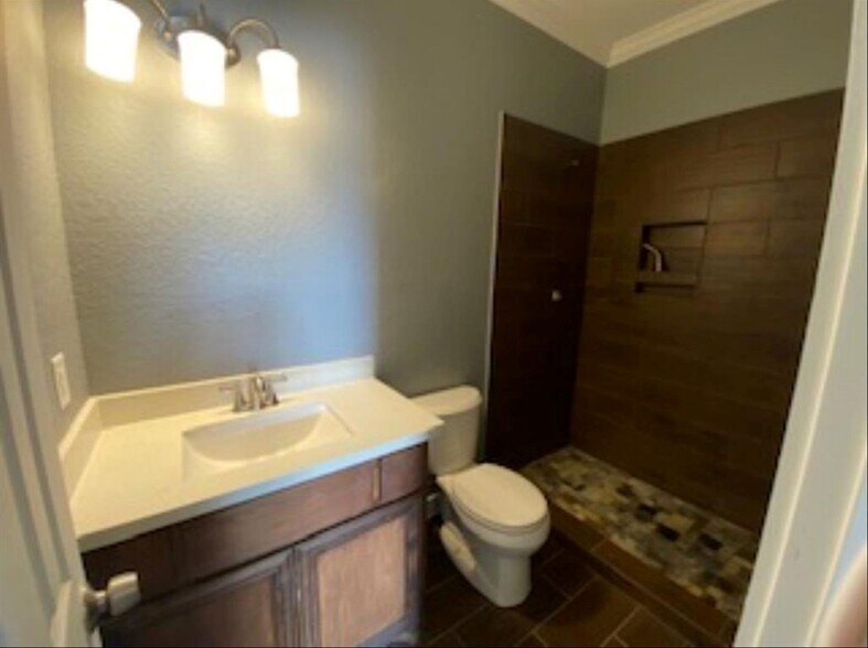 More Photos Of 5901 County Road 675B, Rosharon Warehouse For Sale