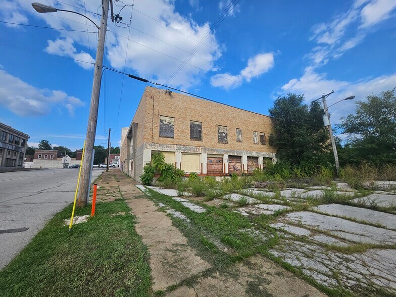 More Photos Of 1466 Evergreen Ave, Saint Louis Warehouse For Sale
