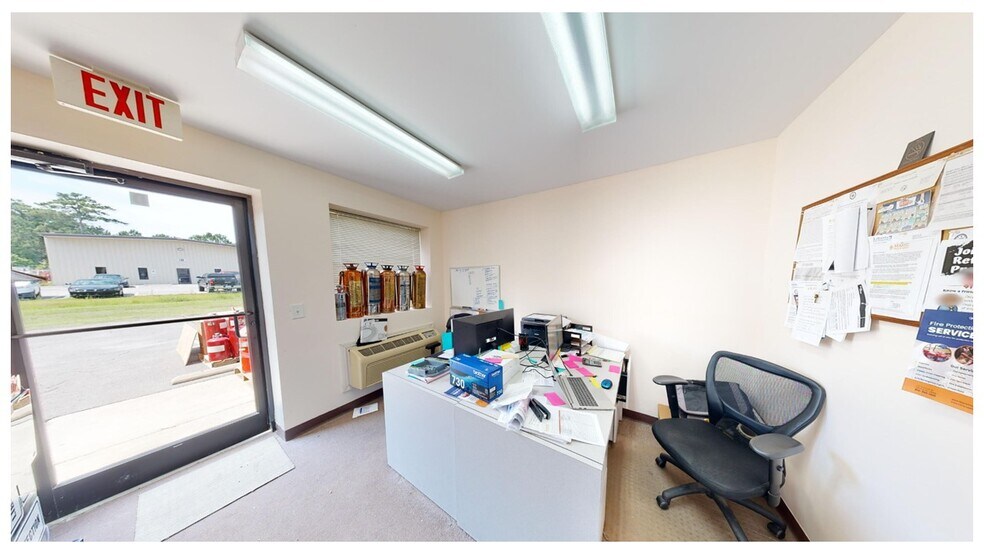 More Photos Of 130 Division Dr, Leland Flex For Sale