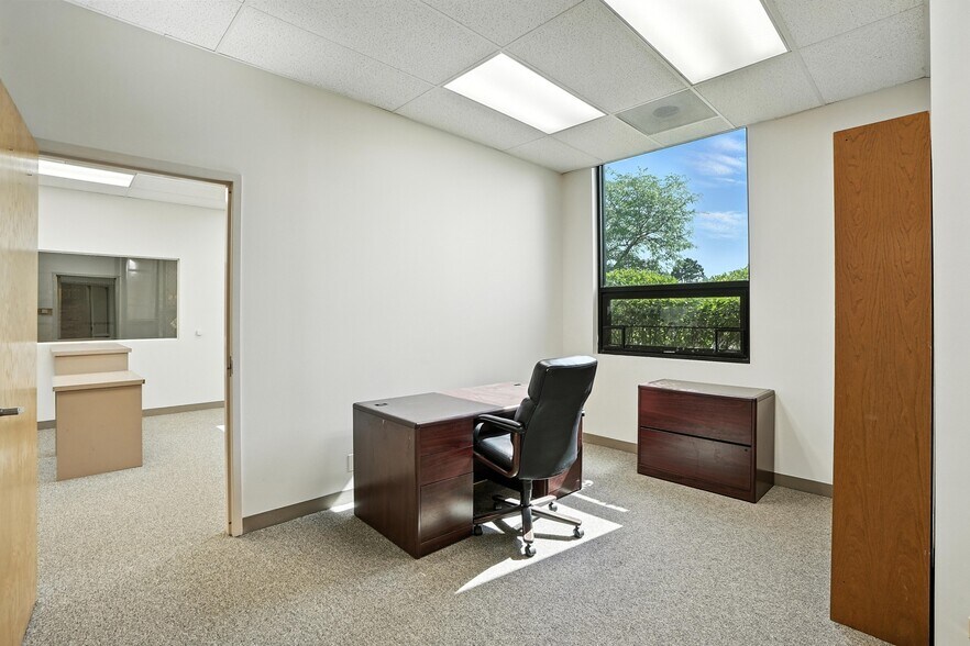More Photos Of 8130 River Dr, Morton Grove Warehouse For Sale