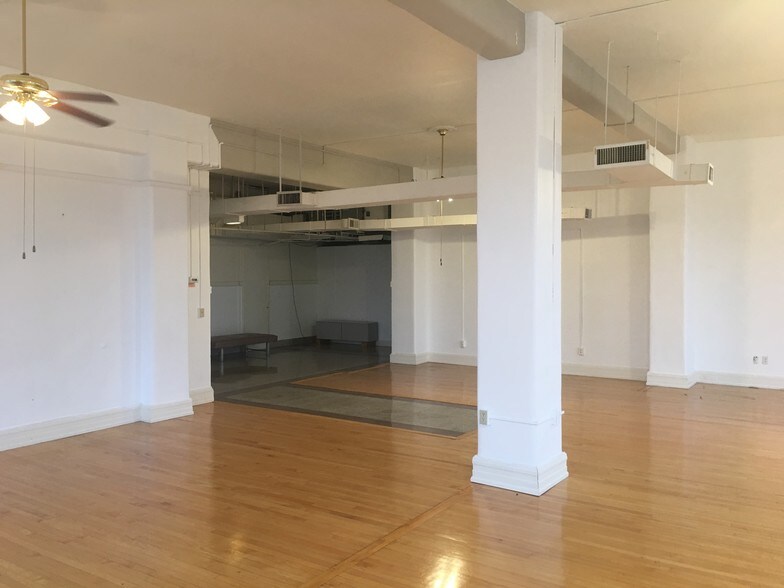 More Photos Of 306 W Main St, Frankfort Coworking Space