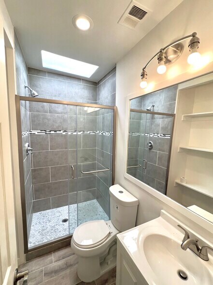 More Photos Of 1526 S Wooster St, Los Angeles Apartments For Sale