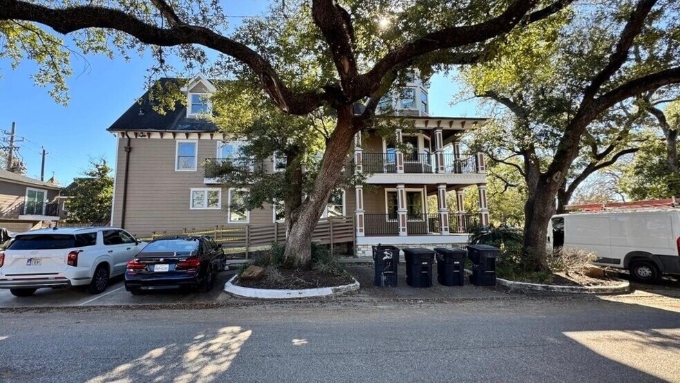 More Photos Of 446 Heights Blvd, Houston Office Residential For Lease