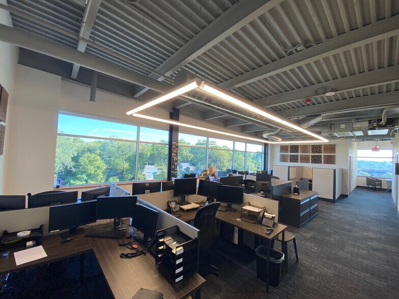 More Photos Of 10820 Shawnee Mission Pky, Shawnee Office For Lease