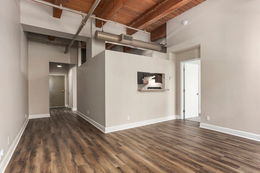 More Photos Of 412 W 8th St, Kansas City Apartments For Sale