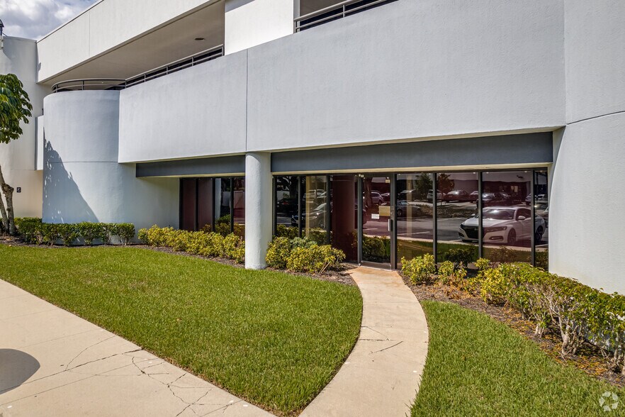 More Photos Of 6401 Congress Ave, Boca Raton Unknown For Lease