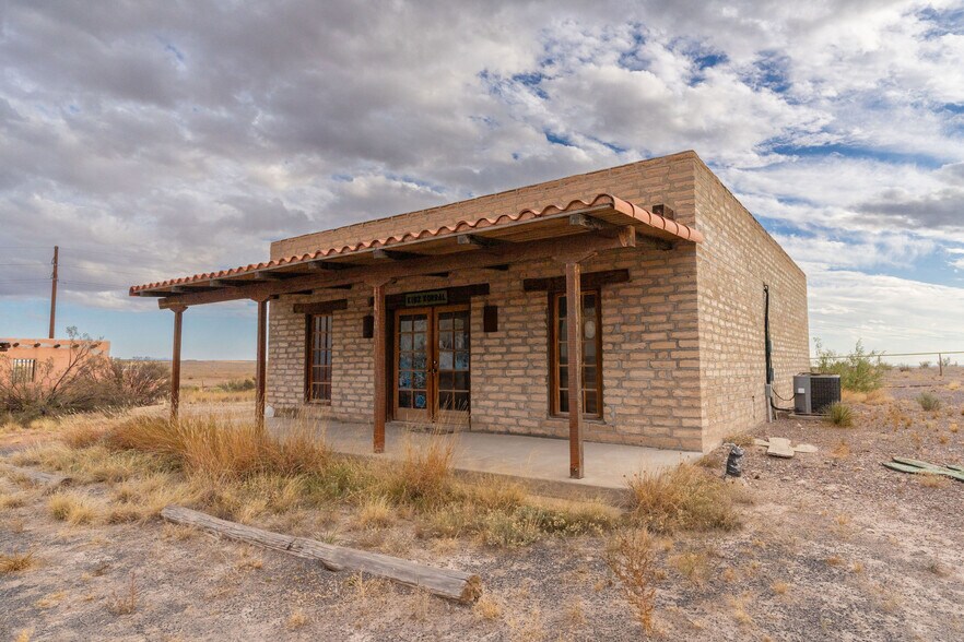 Primary Photo Of 1498 E. US-90, Marfa General Retail For Sale