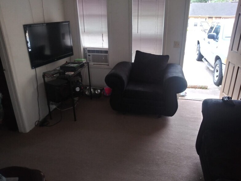 More Photos Of 1026 Miles St, Rosenberg Apartments For Sale