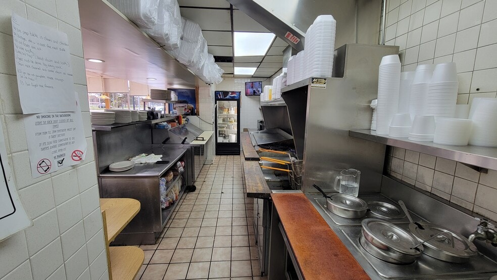 More Photos Of 20804 Plymouth Rd, Detroit Restaurant For Sale