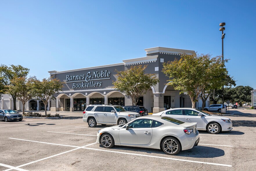 More Photos Of 5450 FM 1960 Rd W, Houston Unknown For Lease