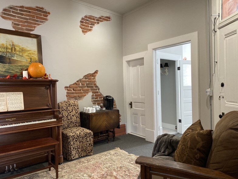 More Photos Of 8 Court St, Jackson Loft Creative Space For Lease