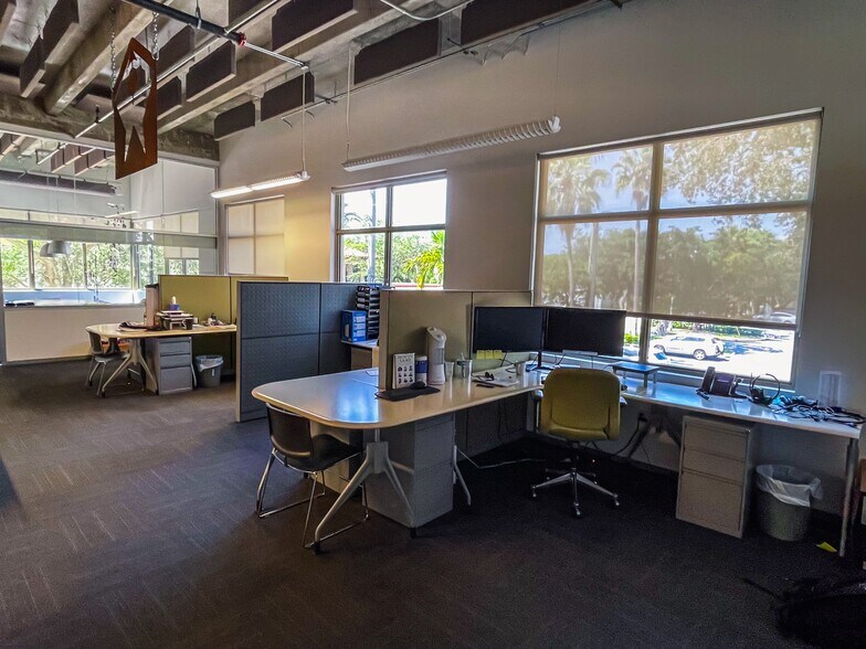 More Photos Of 500 S Dixie Hwy, Coral Gables Office For Lease