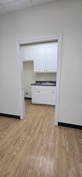 More Photos Of 100 Governors Trace, Fayetteville Office For Lease