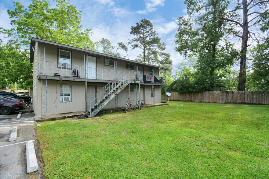 More Photos Of 9211 N Green River Dr, Houston Apartments For Sale
