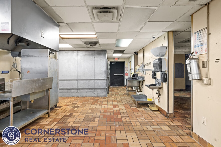 More Photos Of 900 Pronghorn St, Casper Restaurant For Sale