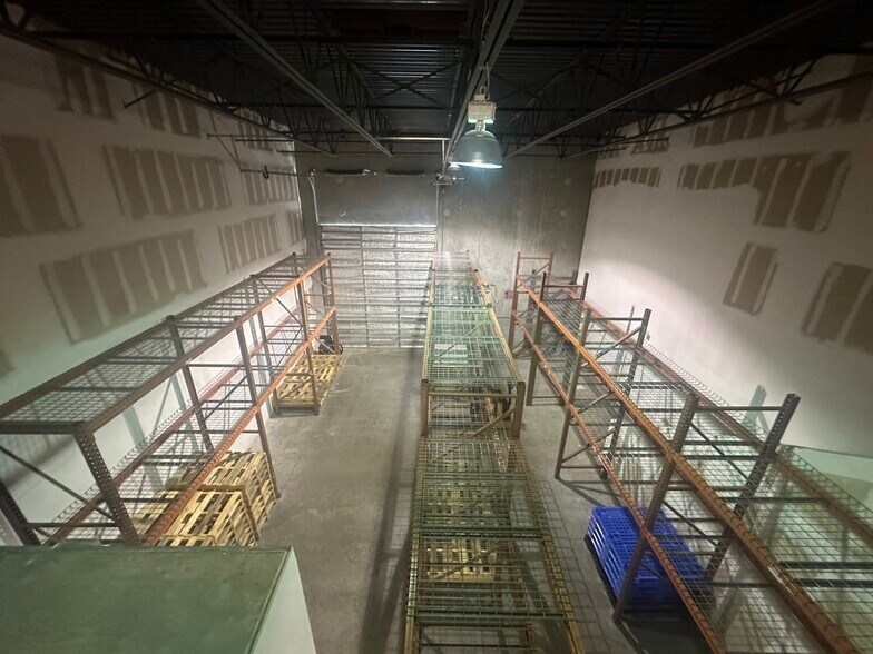 More Photos Of 585 NW Mercantile Pl, Port Saint Lucie Light Manufacturing For Sale